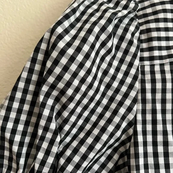 Black And White Blouse Who What Wear Mid Length Sleeve Ruffled Neckline Size L - Picture 6 of 11